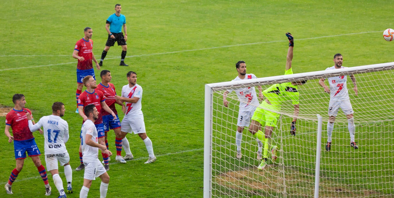 Fotos: El Calahorra cae ante el Rayo Majadahonda