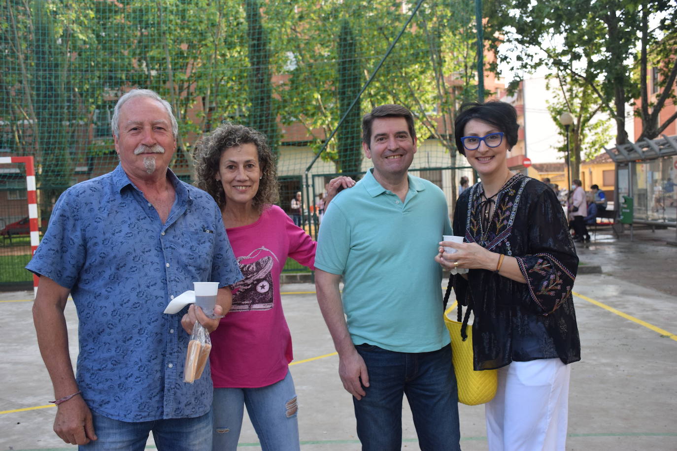 Fotos: El barrio de Varea celebra las fiestas con música y chocolate