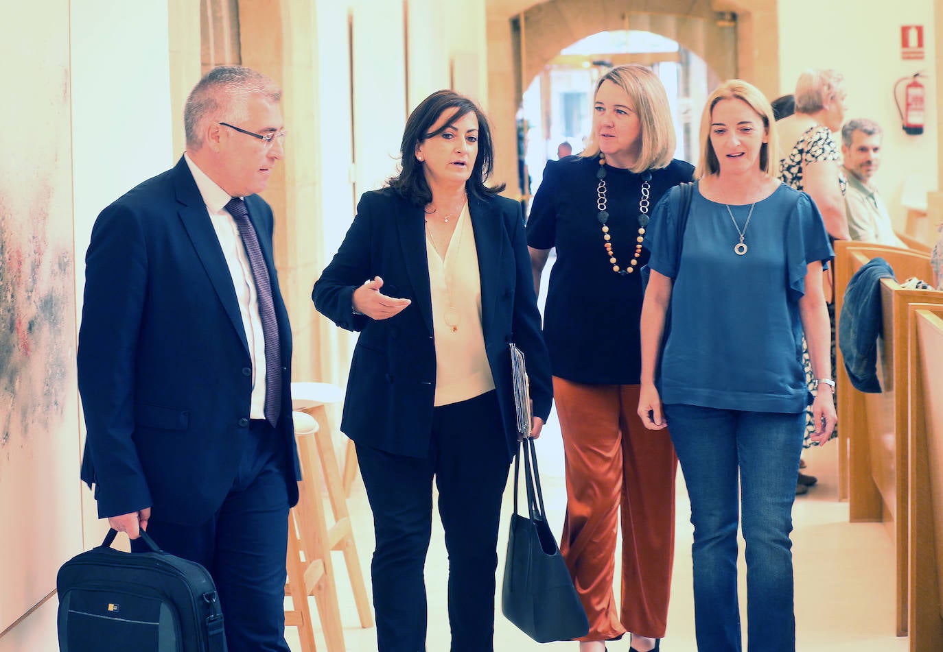 Fotos: Pleno del Parlamento de La Rioja