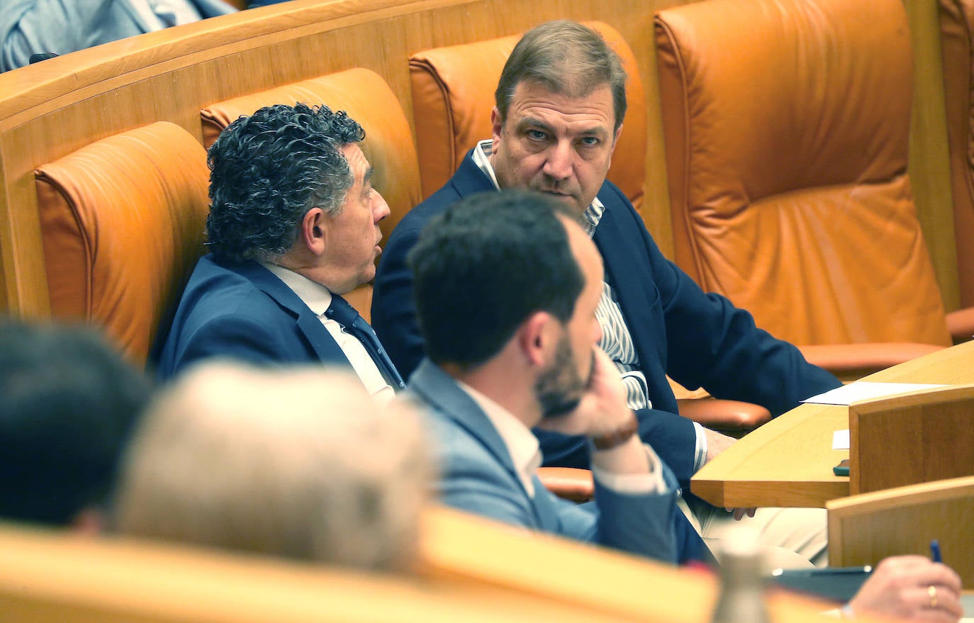 Fotos: Pleno del Parlamento de La Rioja