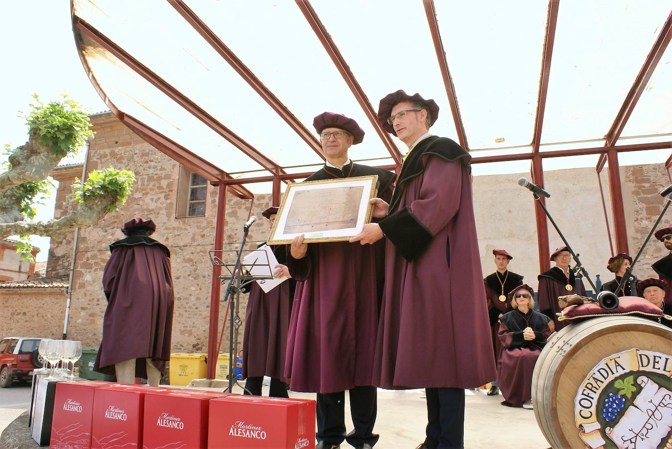 Fotos: La Cofradía del Vino nombró cofrade de mérito a todo el pueblo de Badarán