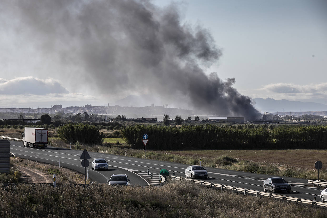 Fotos: Dos trabajadores mueren en una explosión en la planta de biodiésel de Calahorra