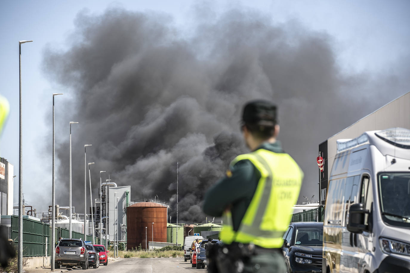 Fotos: Dos trabajadores mueren en una explosión en la planta de biodiésel de Calahorra