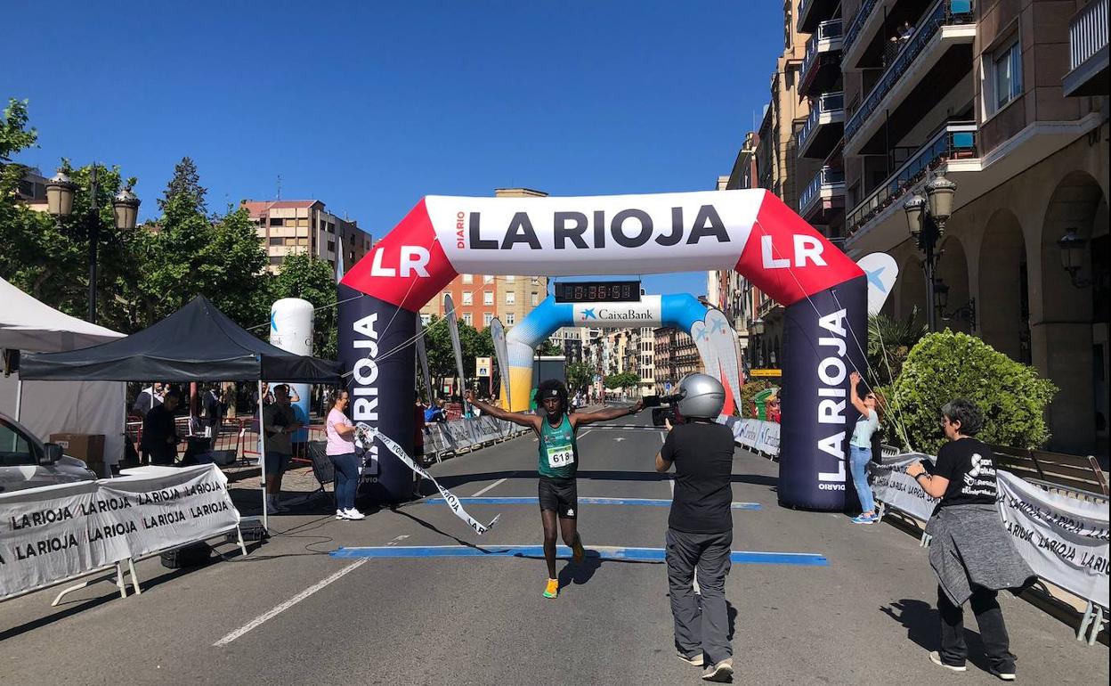 Biruk Rubio y Silvia Alonso imponen su ritmo en el 11K