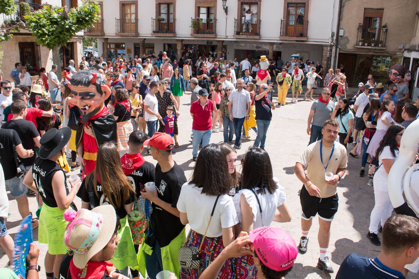 Fotos: Comienzan las fiestas de Santa Bárbara en Ezcaray