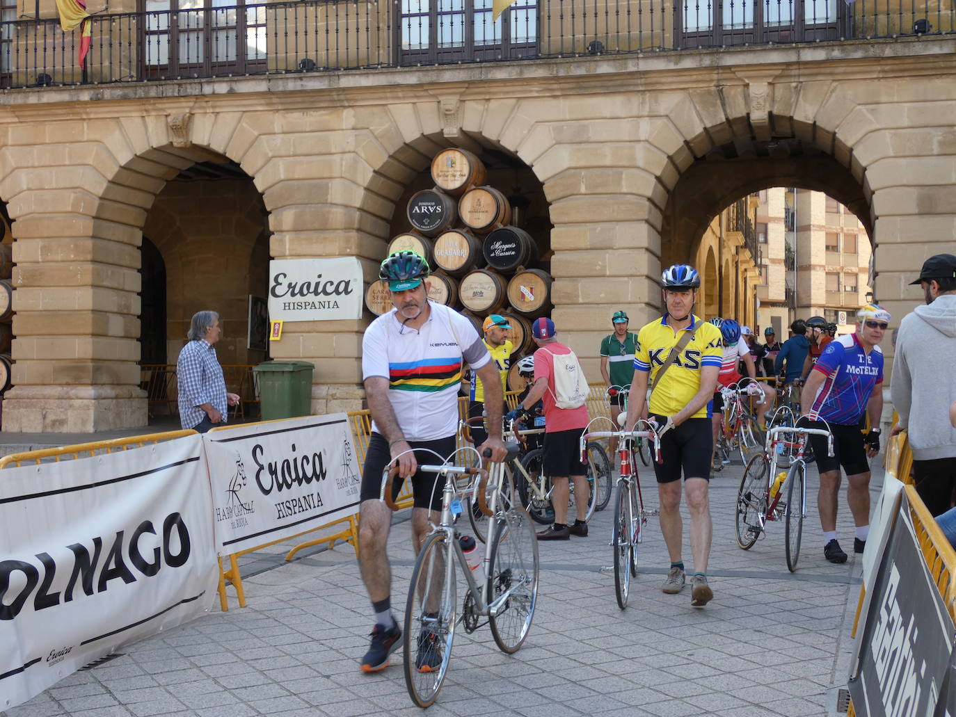 Fotos: La Eroica llena Haro de colores clásicos