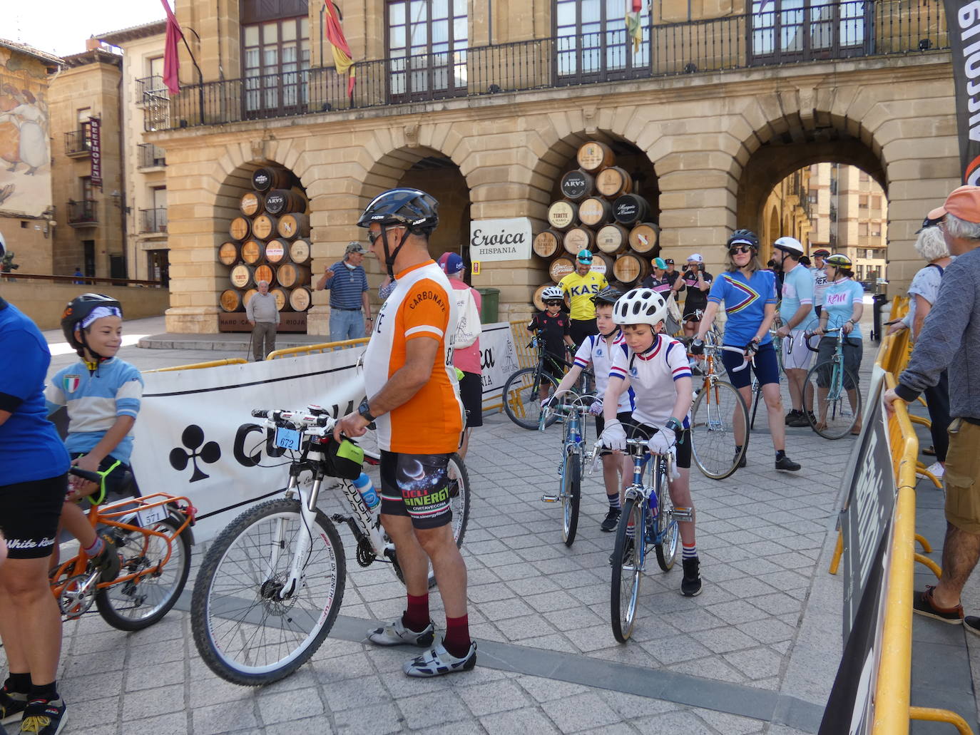 Fotos: La Eroica llena Haro de colores clásicos