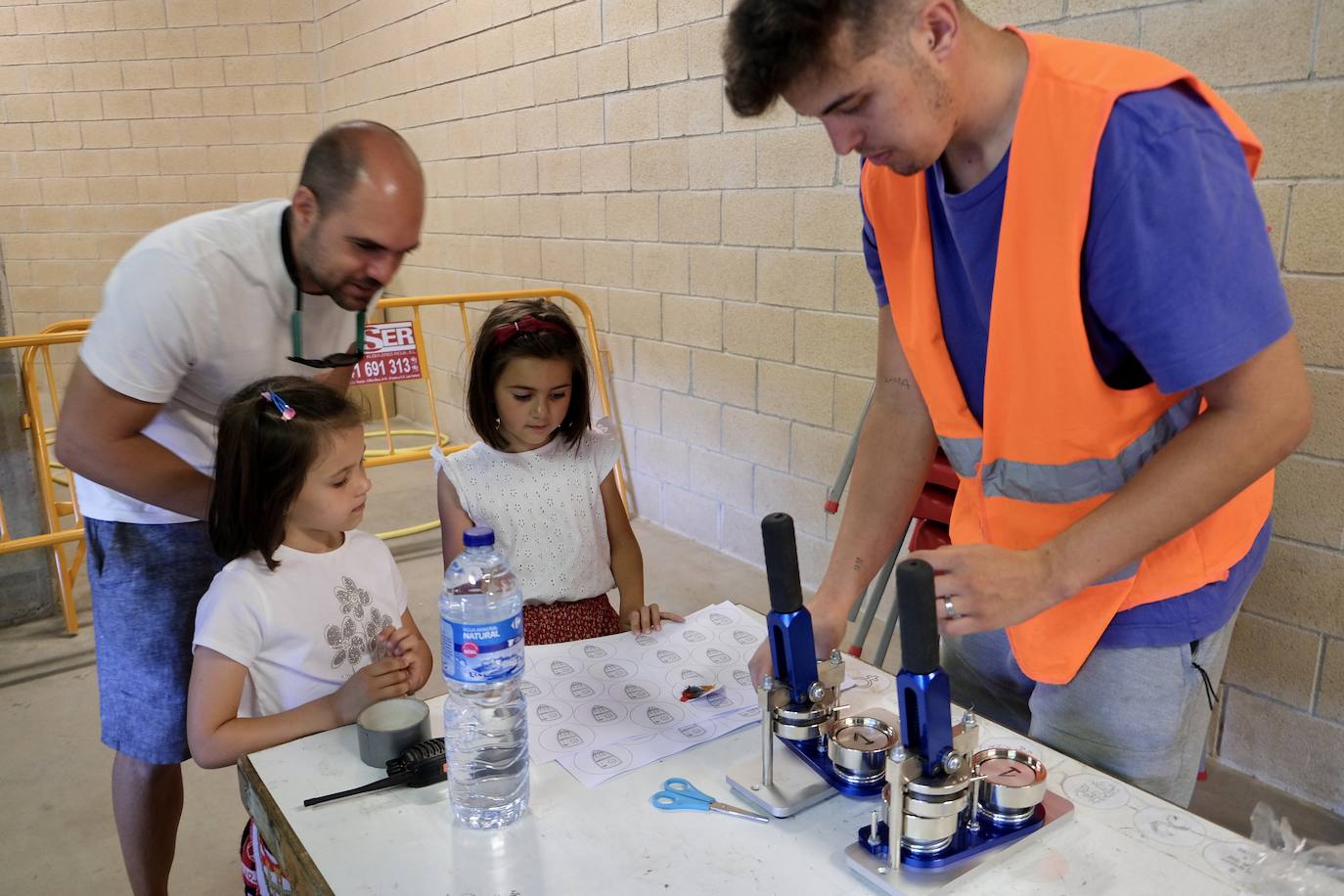 Fotos: La afición de la UDL calienta motores