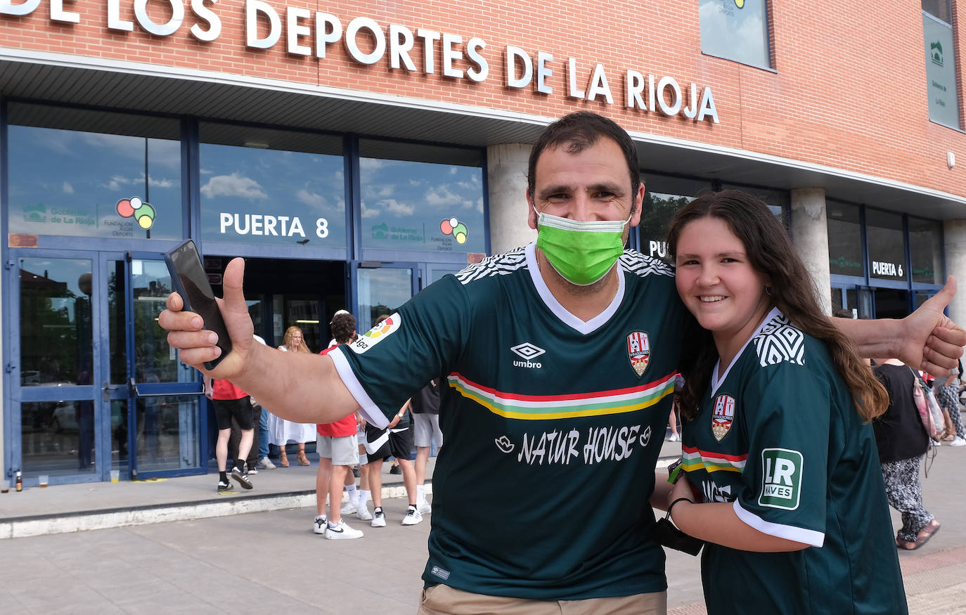 Fotos: Así se vivió el partido Villarreal B- UD Logroñés en el Palacio de los Deportes