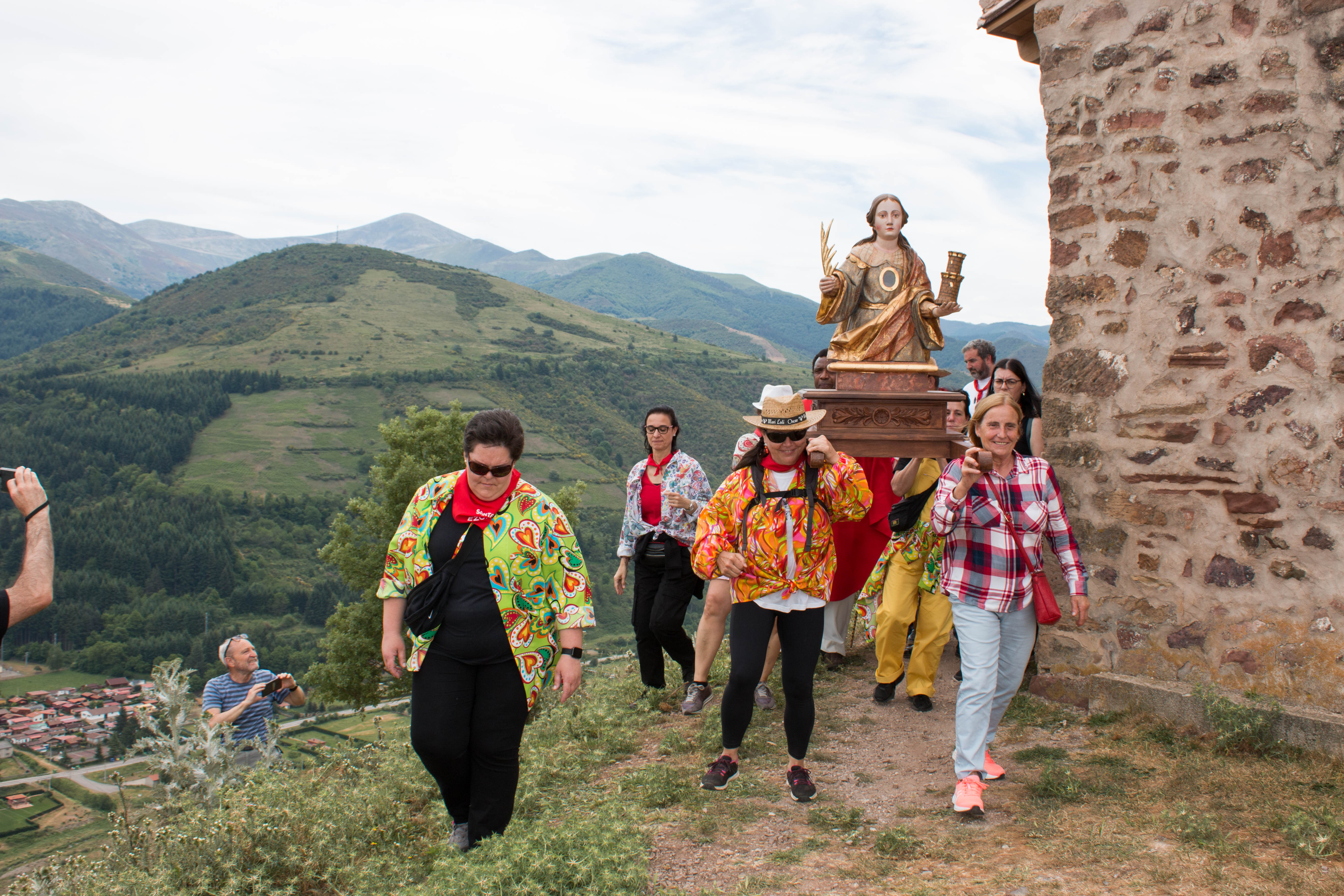 Fotos: Ezcaray celebra la romería a la ermita de Santa Bárbara