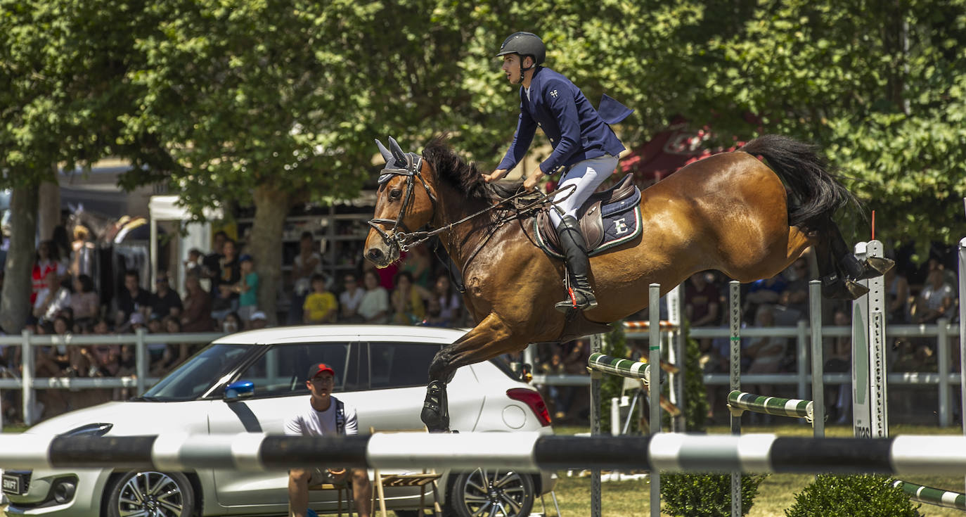 Fotos: González de Zárate vence en el Concurso de Saltos de Logroño