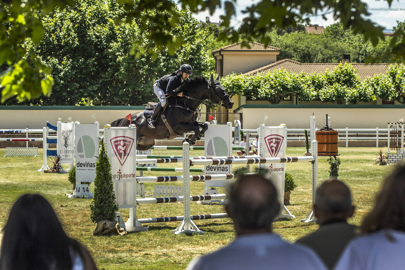 Fotos: González de Zárate vence en el Concurso de Saltos de Logroño