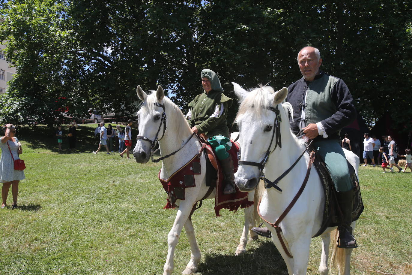 Fotos: Ambiente festivo por las calles de Logroño