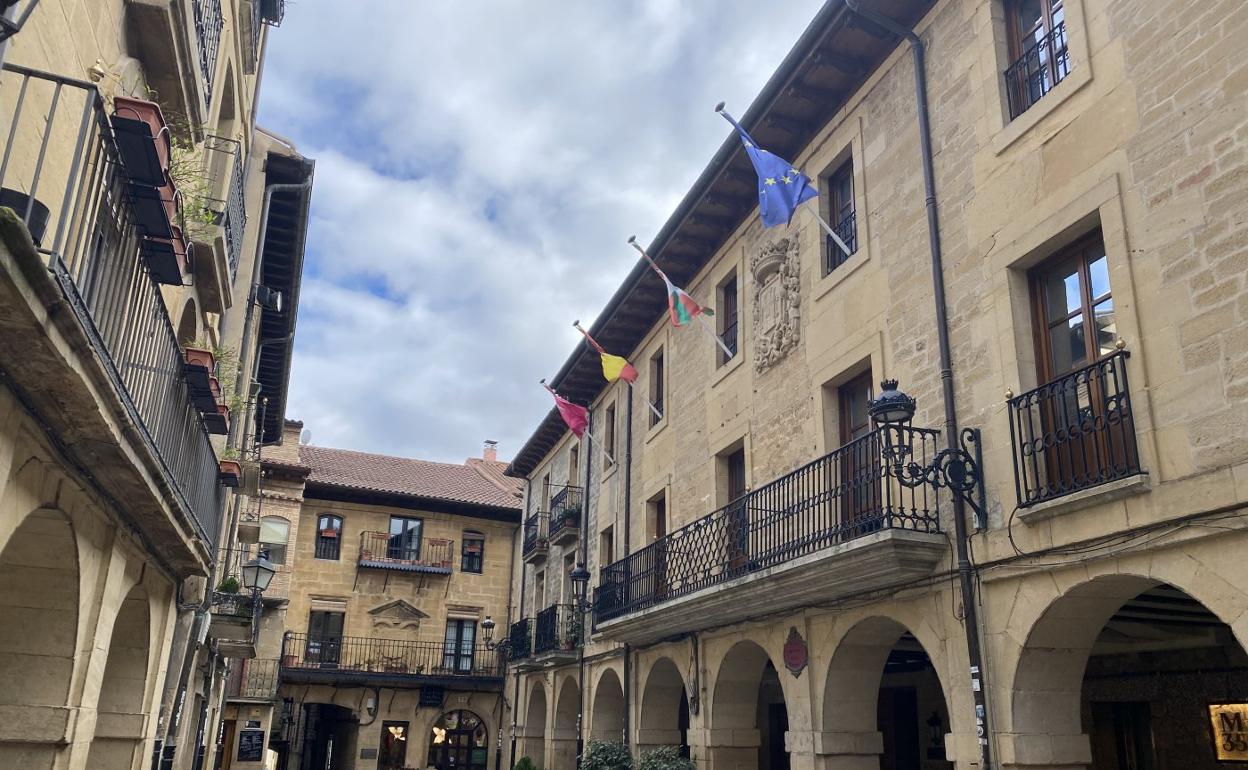 Plaza del Ayuntamiento de Laguardia, donde el próximo 23 de junio se celebrará el chupinazo. 