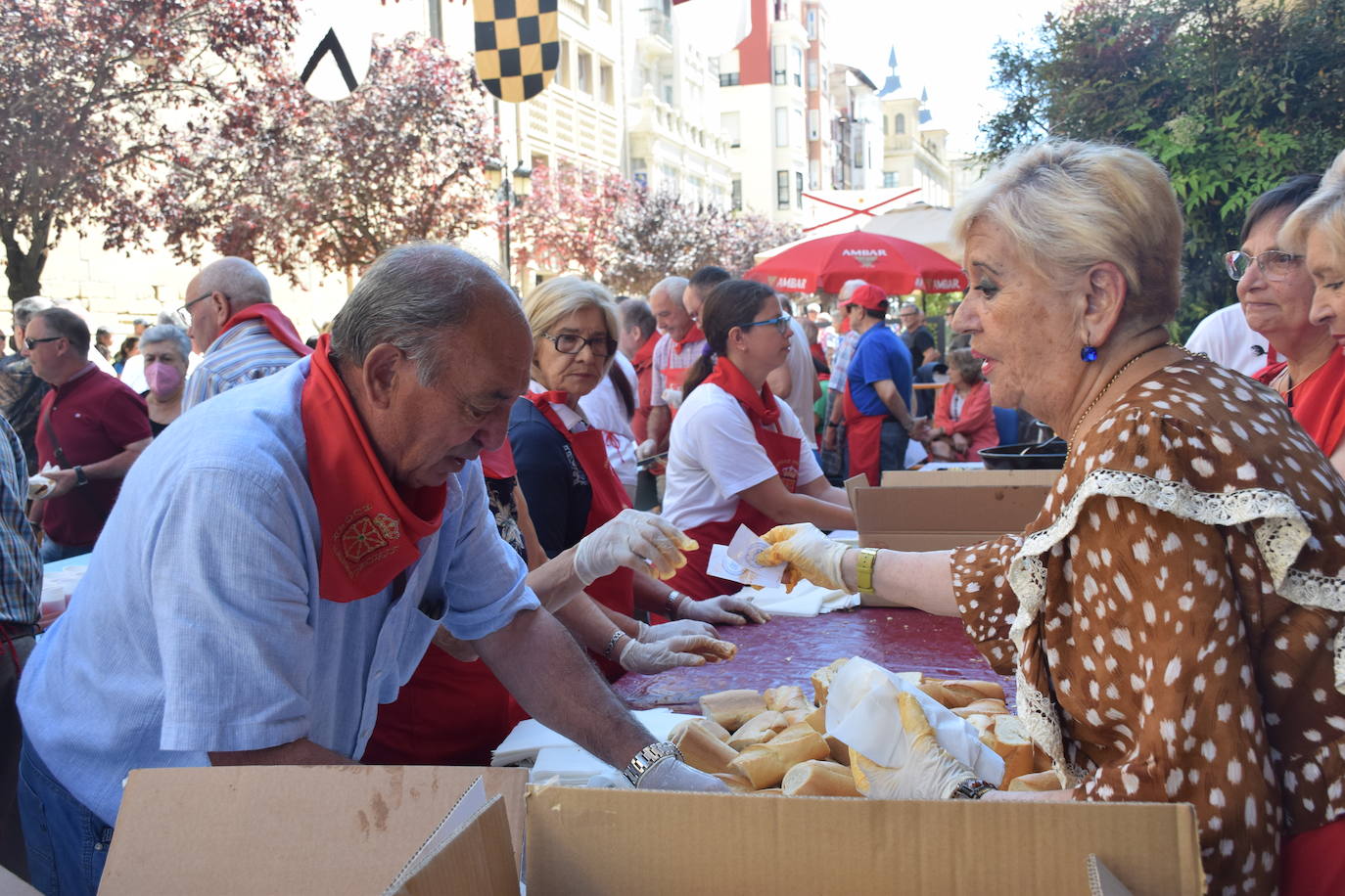 Fotos: Jueves de degustaciones de San Bernabé