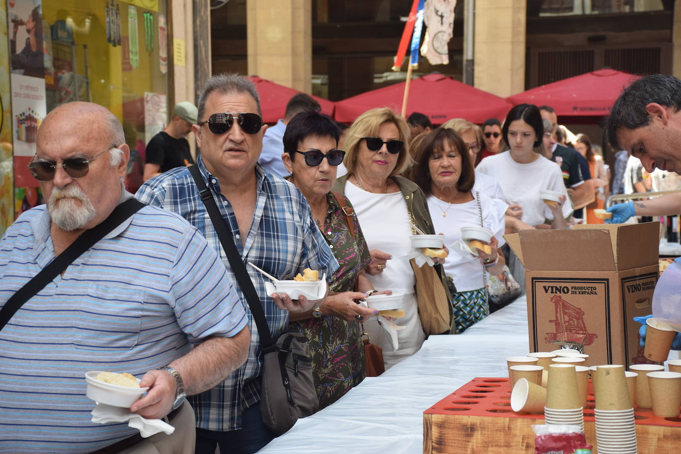 Fotos: Jueves de degustaciones de San Bernabé