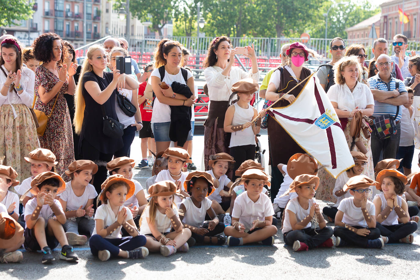 Fotos: Inauguración del campamento francés y del mercado renacentista de San Bernabé