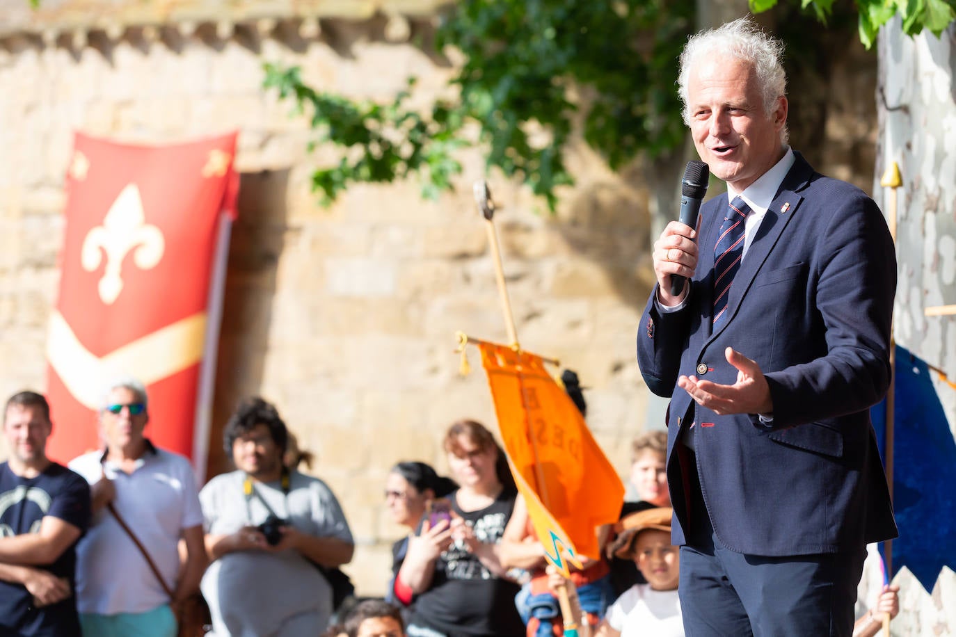 Fotos: Inauguración del campamento francés y del mercado renacentista de San Bernabé