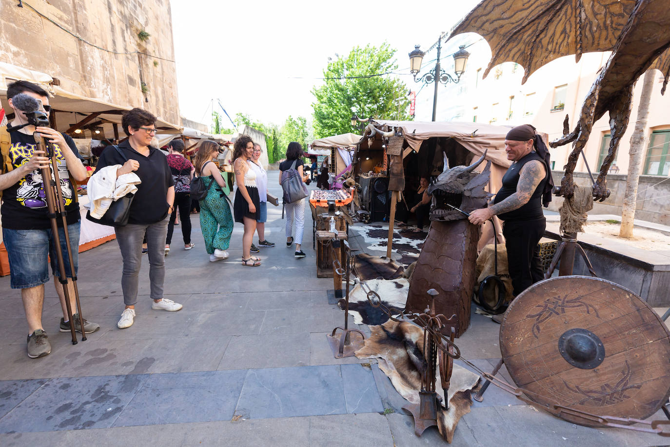 Fotos: Inauguración del campamento francés y del mercado renacentista de San Bernabé