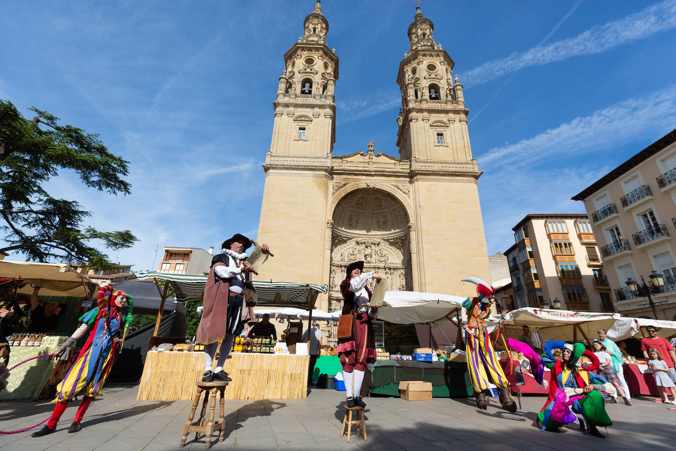 Fotos: Inauguración del campamento francés y del mercado renacentista de San Bernabé