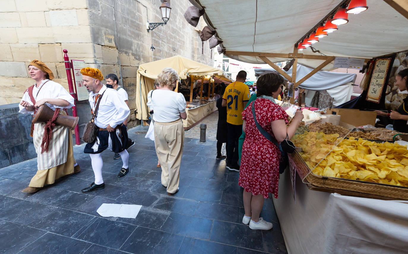 Fotos: Inauguración del campamento francés y del mercado renacentista de San Bernabé