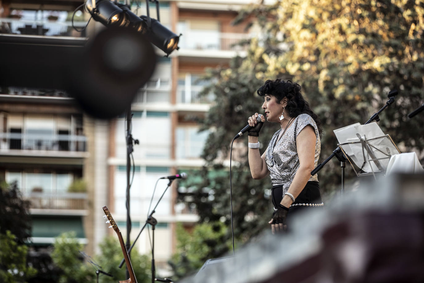 Fotos: Ángela Muro, Jesús Vicente Aguirre, Baccara y Chema Purón congregan a miles de personas en El Espolón