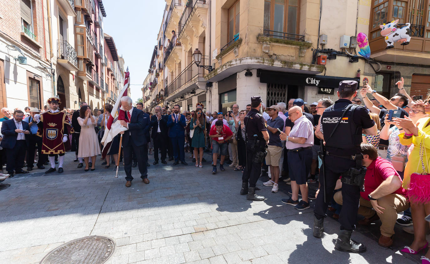 Fotos: Los ecos de la pandemia marcan los tradicionales banderazos de San Bernabé