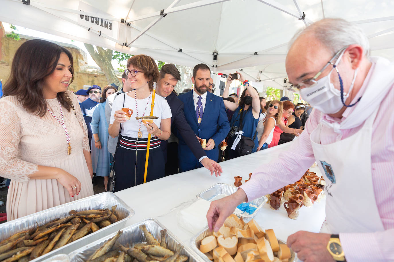 Fotos: Los ecos de la pandemia marcan los tradicionales banderazos de San Bernabé