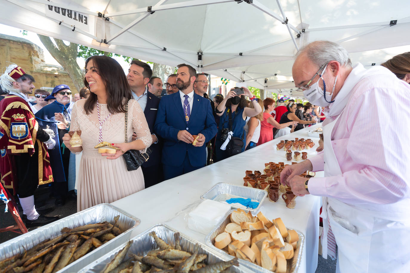 Fotos: Los ecos de la pandemia marcan los tradicionales banderazos de San Bernabé