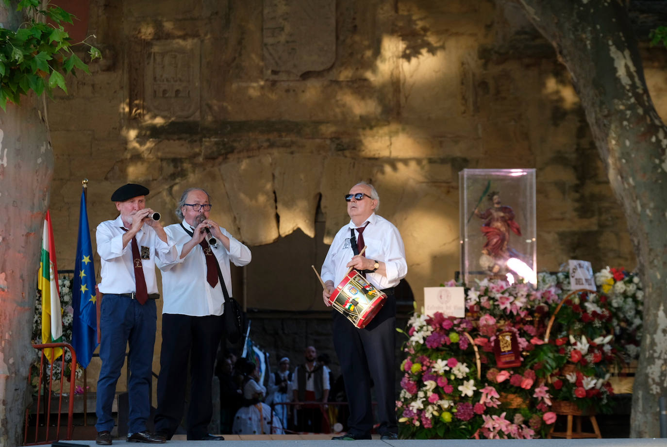 Fotos: Ofrenda floral por San Bernabé