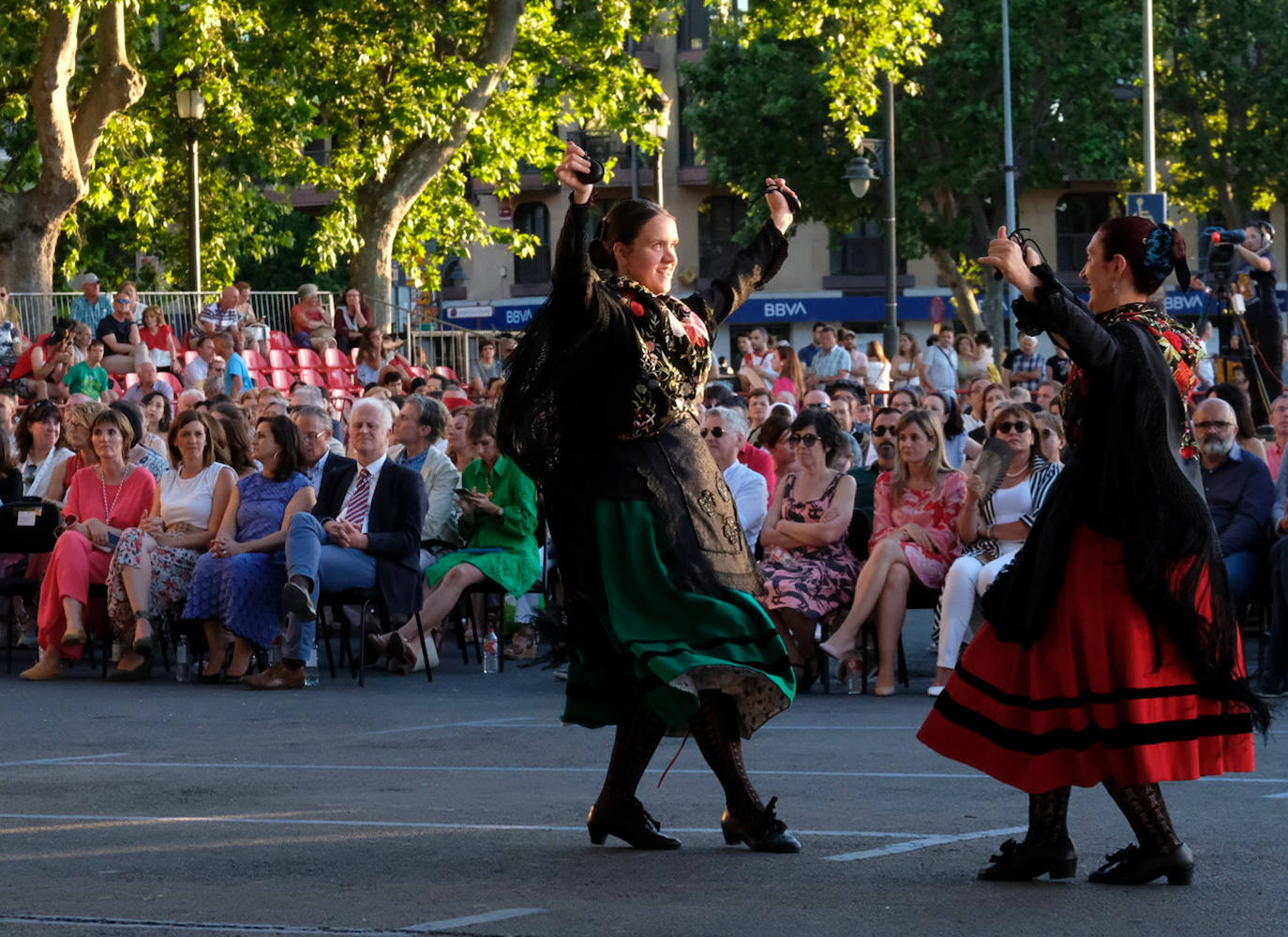Fotos: Ofrenda floral por San Bernabé