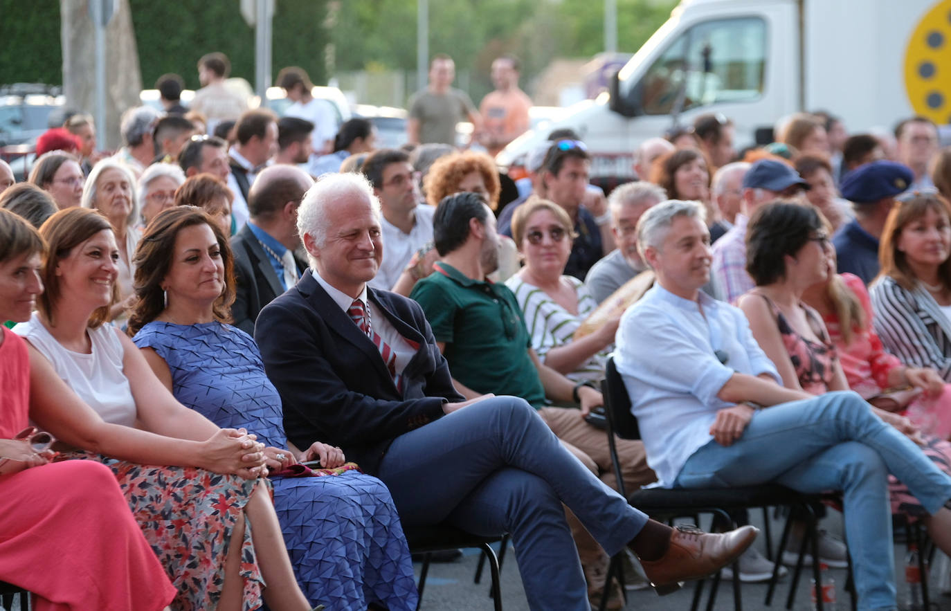 Fotos: Ofrenda floral por San Bernabé