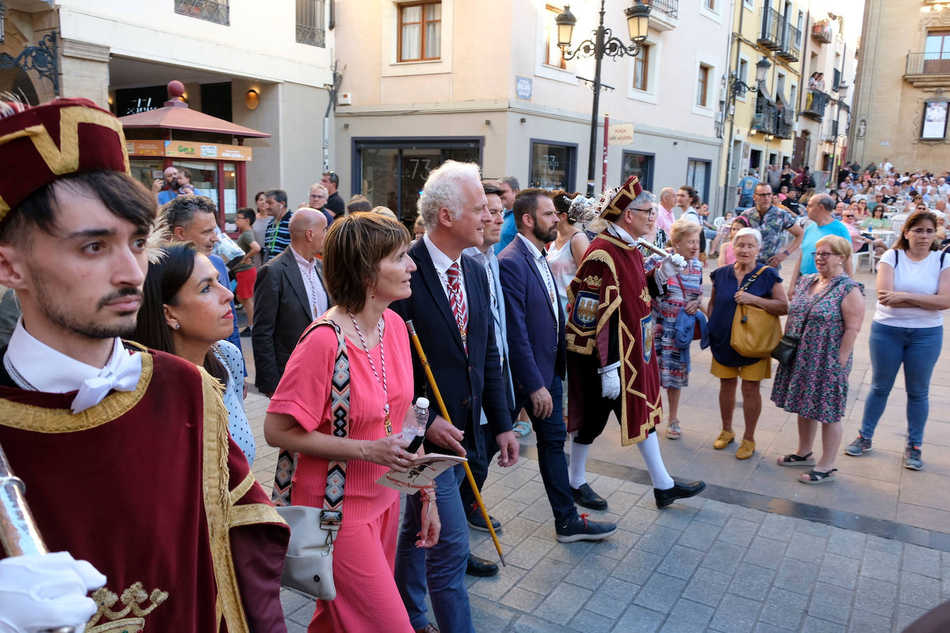 Fotos: Ofrenda floral por San Bernabé