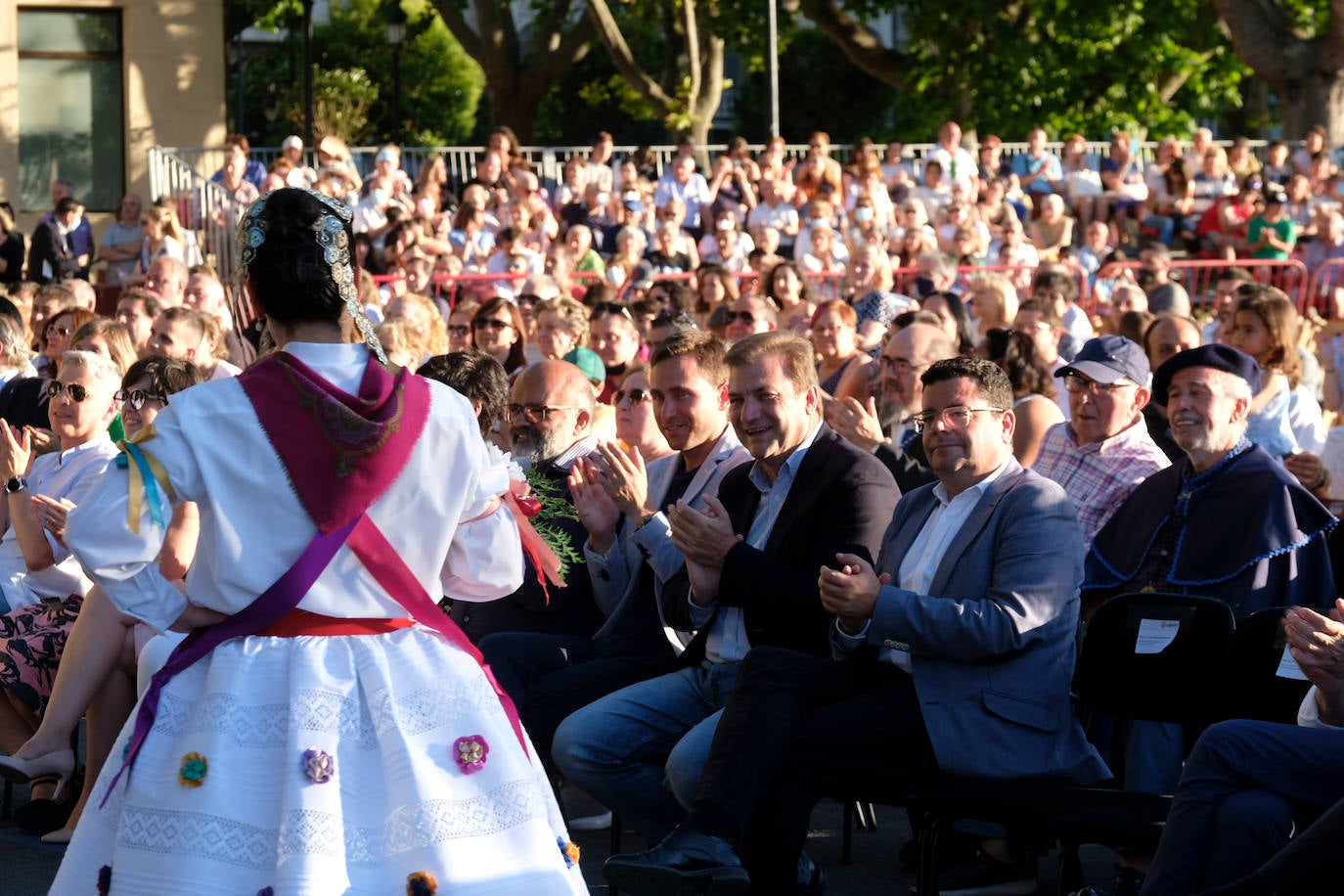 Fotos: Ofrenda floral por San Bernabé