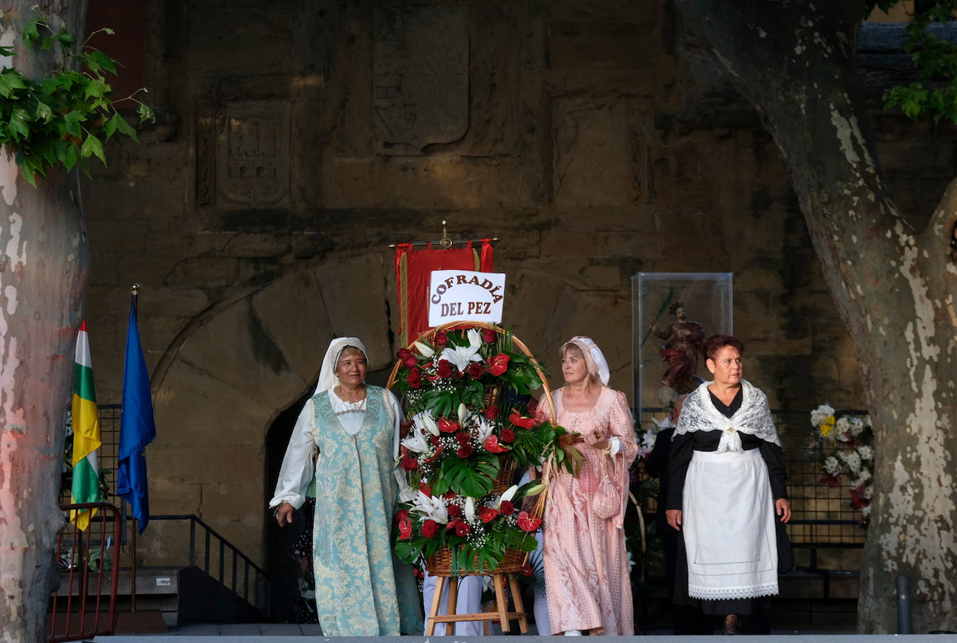 Fotos: Ofrenda floral por San Bernabé