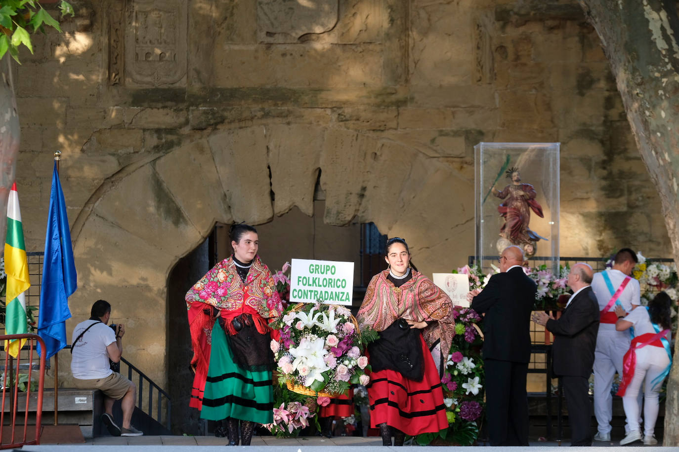 Fotos: Ofrenda floral por San Bernabé