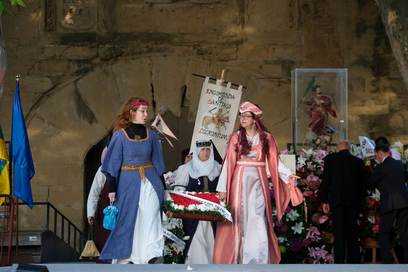 Fotos: Ofrenda floral por San Bernabé