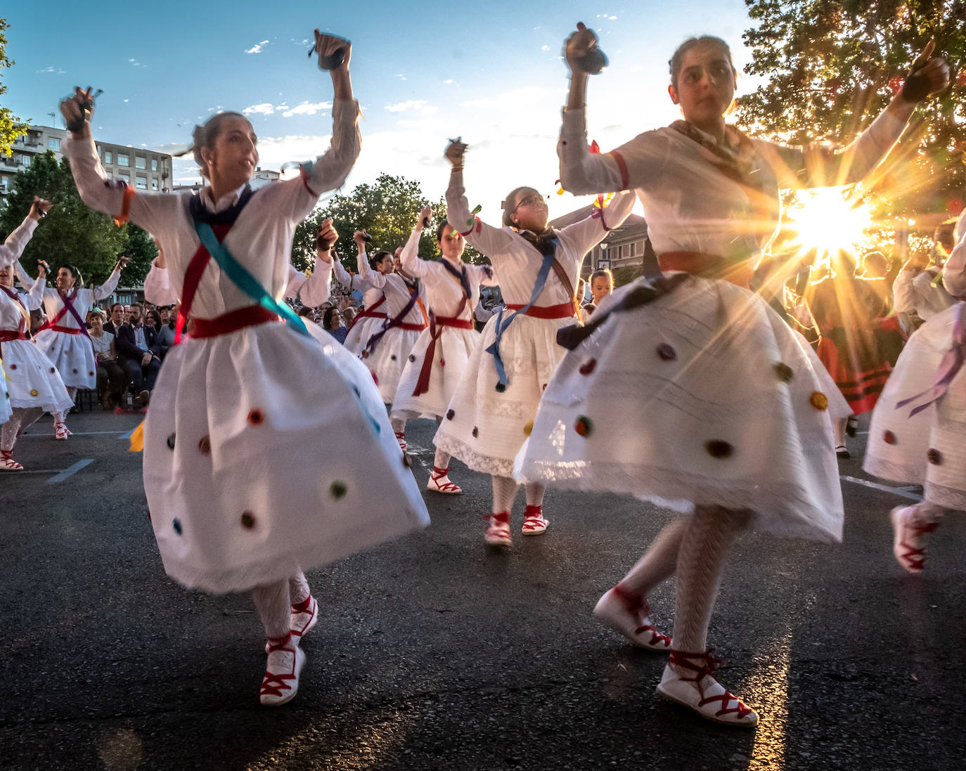 Fotos: Ofrenda floral por San Bernabé