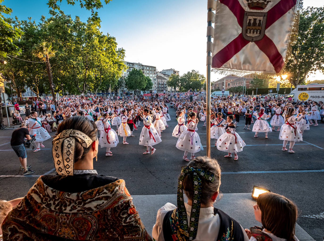Fotos: Ofrenda floral por San Bernabé