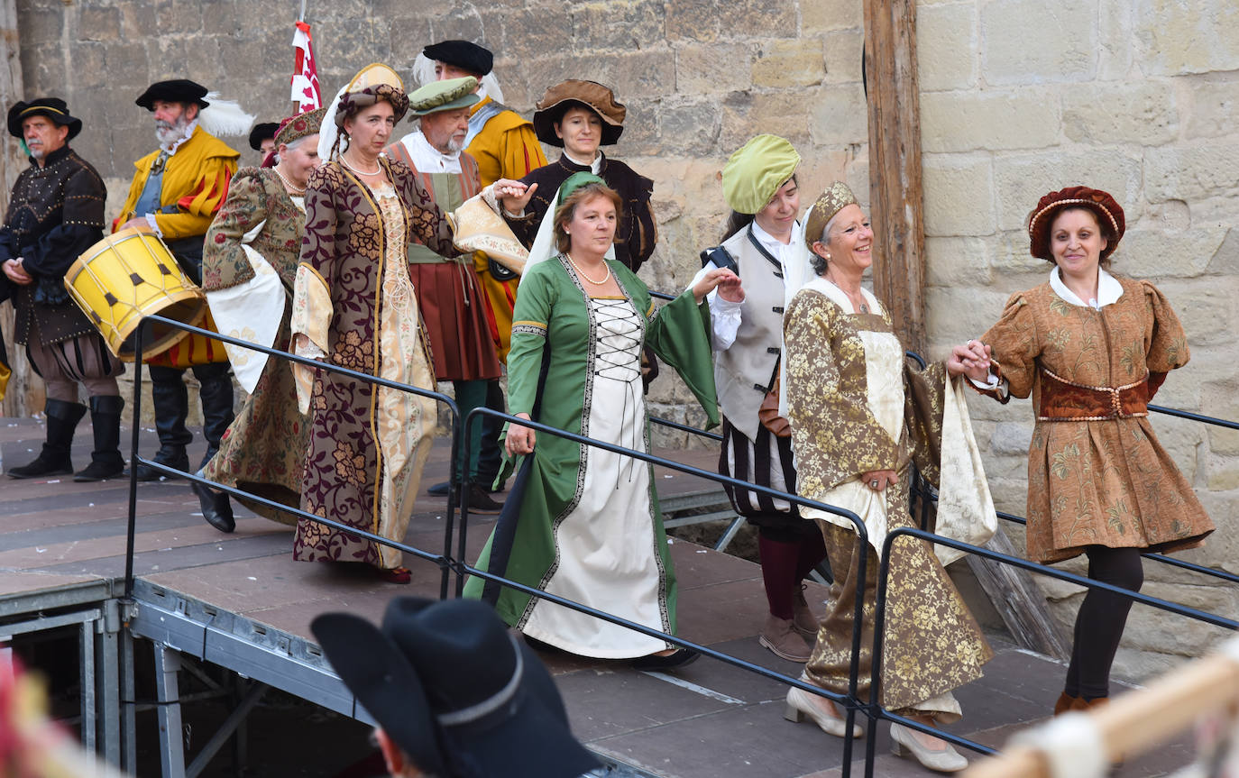 Fotos: Entrega de las flores de lis al escudo de Logroño por parte de Carlos V