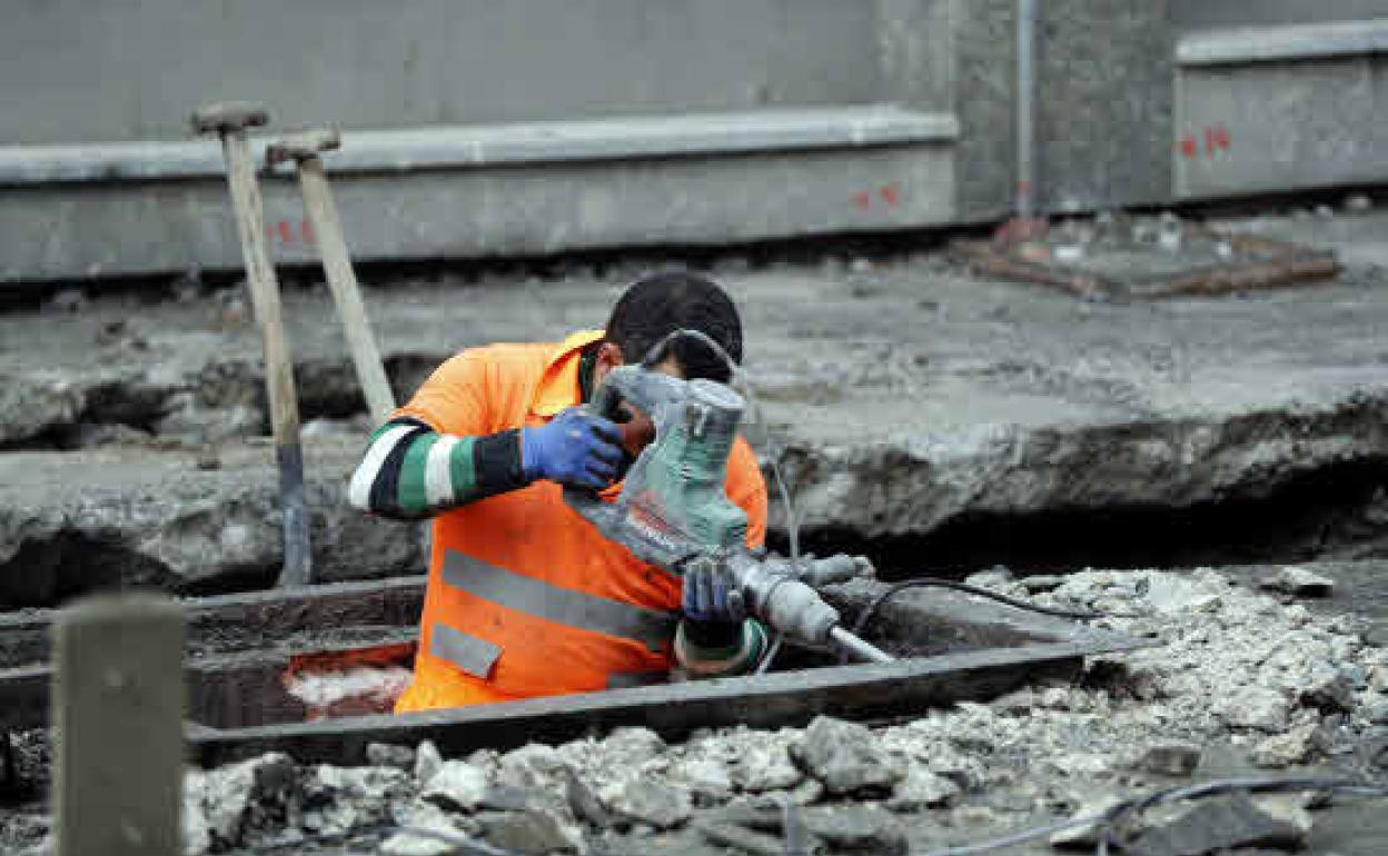 Un trabajador de la construcción. 