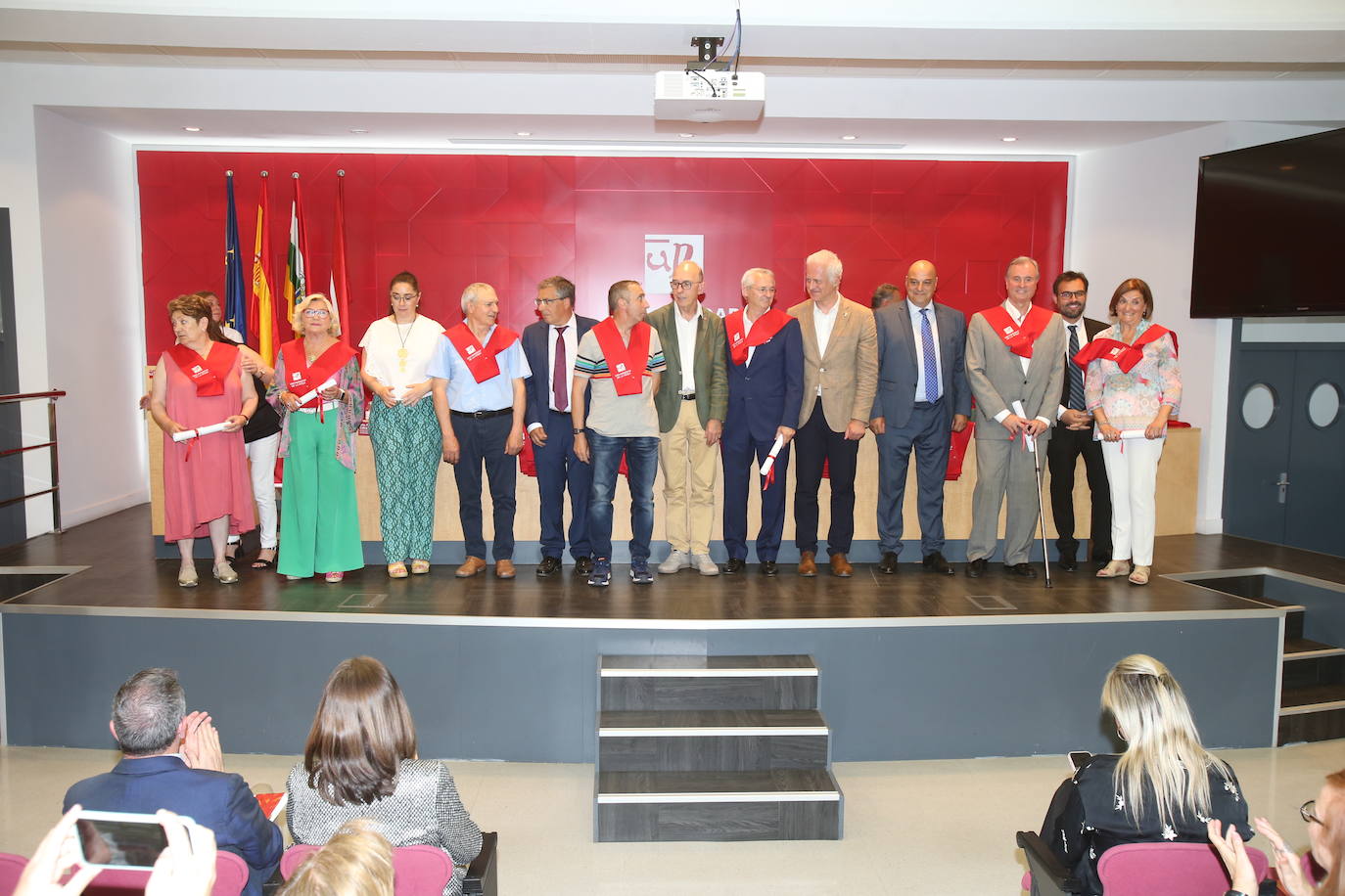Graduación y entrega de diplomas a los alumnos de la promoción de la Universidad de la Experiencia 2017-2020, de las sedes de Logroño, Calahorra y Haro