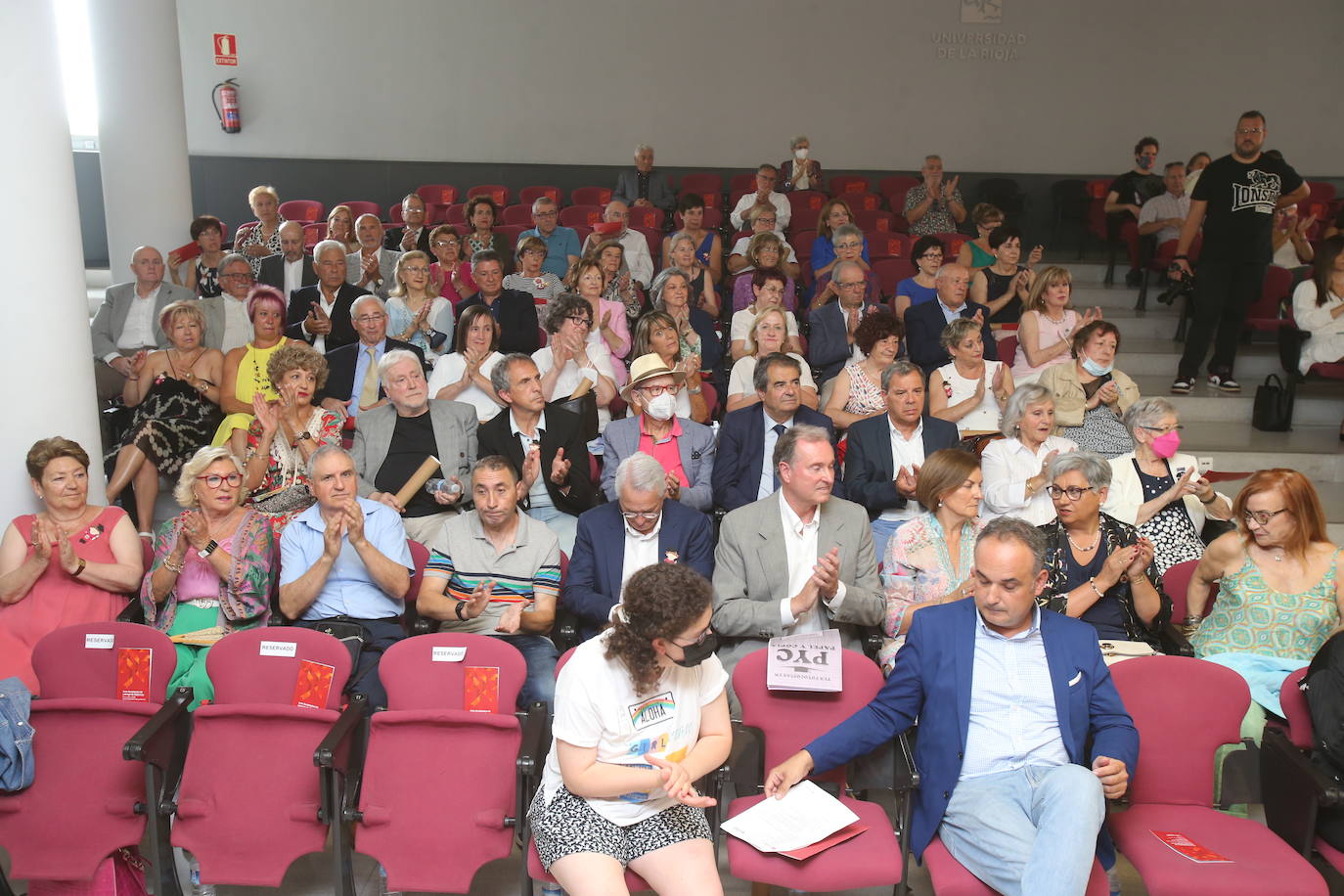 Graduación y entrega de diplomas a los alumnos de la promoción de la Universidad de la Experiencia 2017-2020, de las sedes de Logroño, Calahorra y Haro