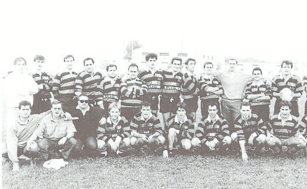 El Rugby Rioja posa en septiembre de 1988 en el Adarraga. 