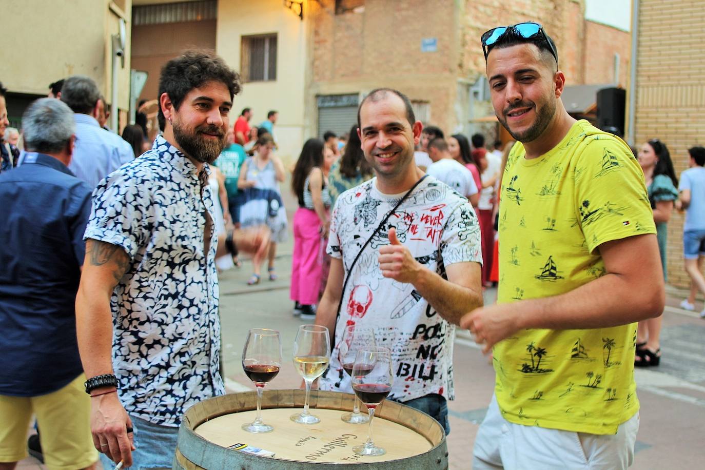 Fotos: La VII Cita con el Vino llena el centro de Lardero