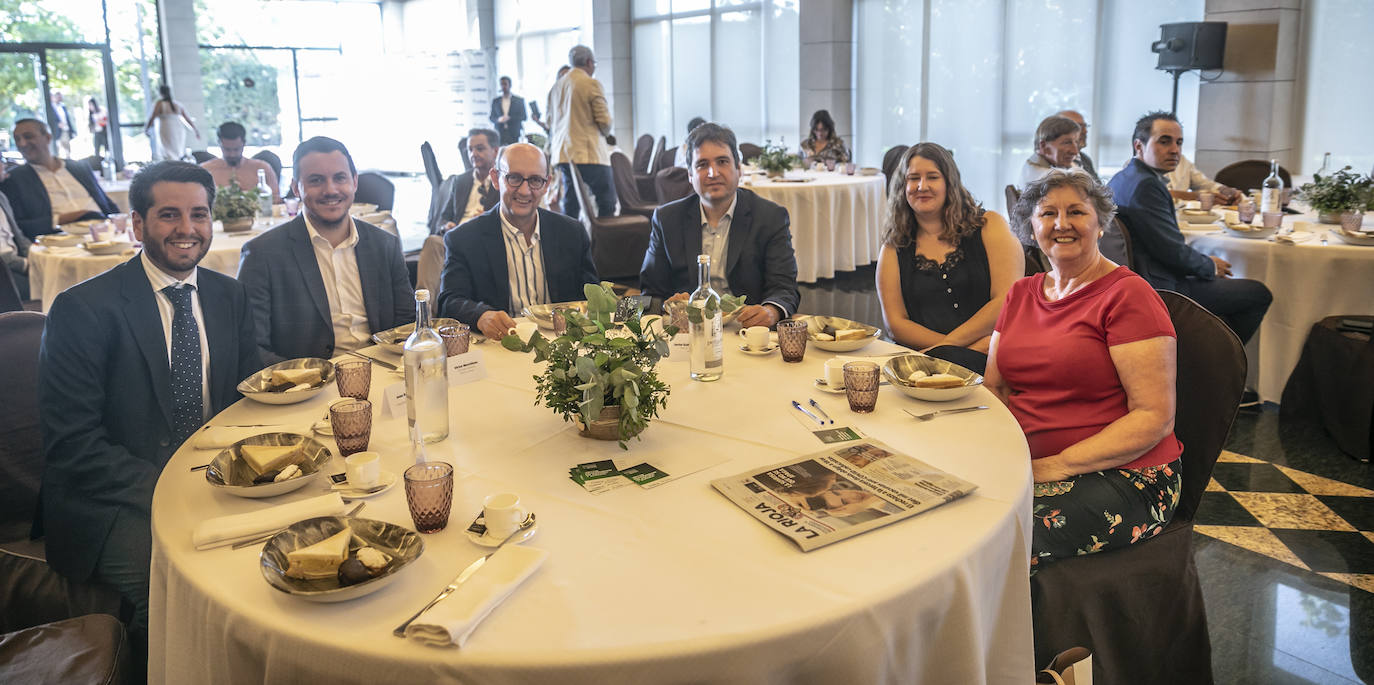 Fotos: Almunia reclama reformas, un pacto de rentas y «dejar atrás la política de bloques para llegar a acuerdos»