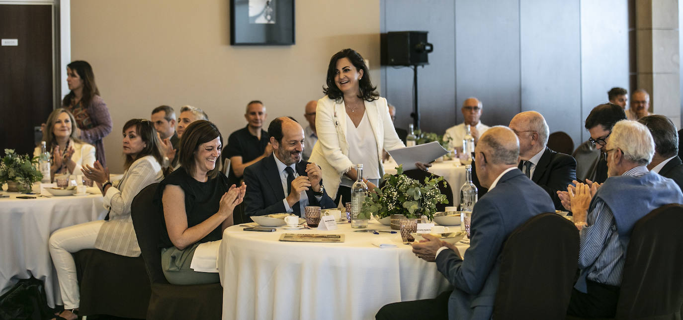 Fotos: Almunia reclama reformas, un pacto de rentas y «dejar atrás la política de bloques para llegar a acuerdos»