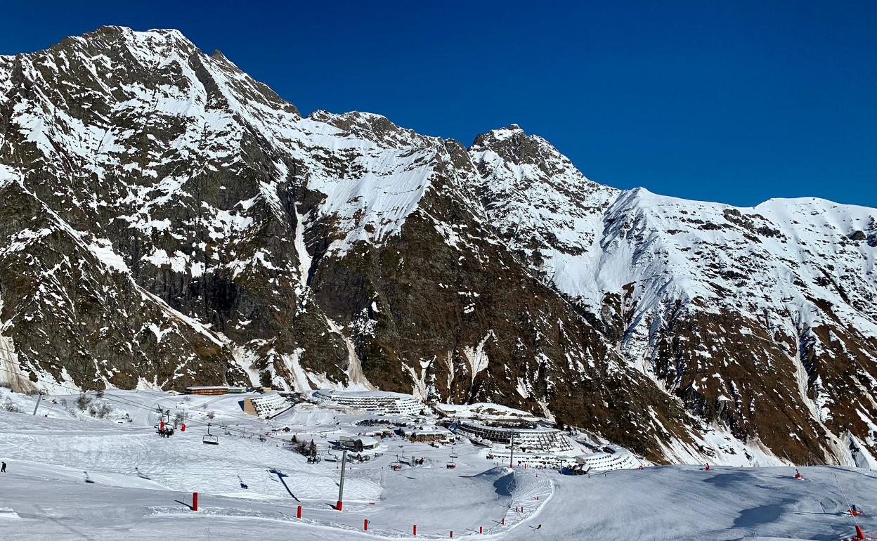 Pirineos nevados.