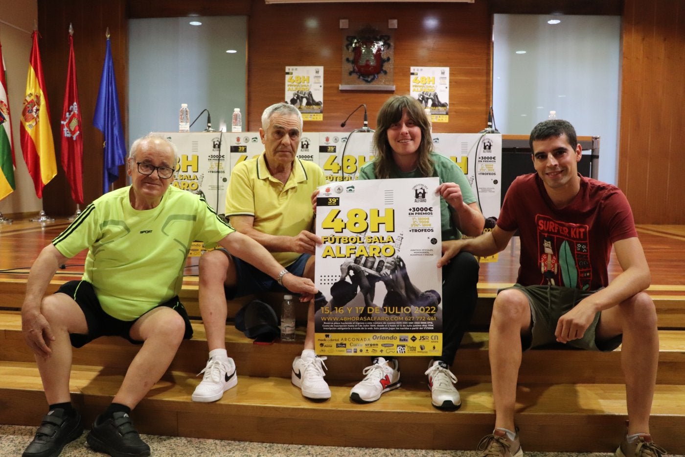 Asociación de Alfaro y edil de Deportes, ayer en la presentación. 