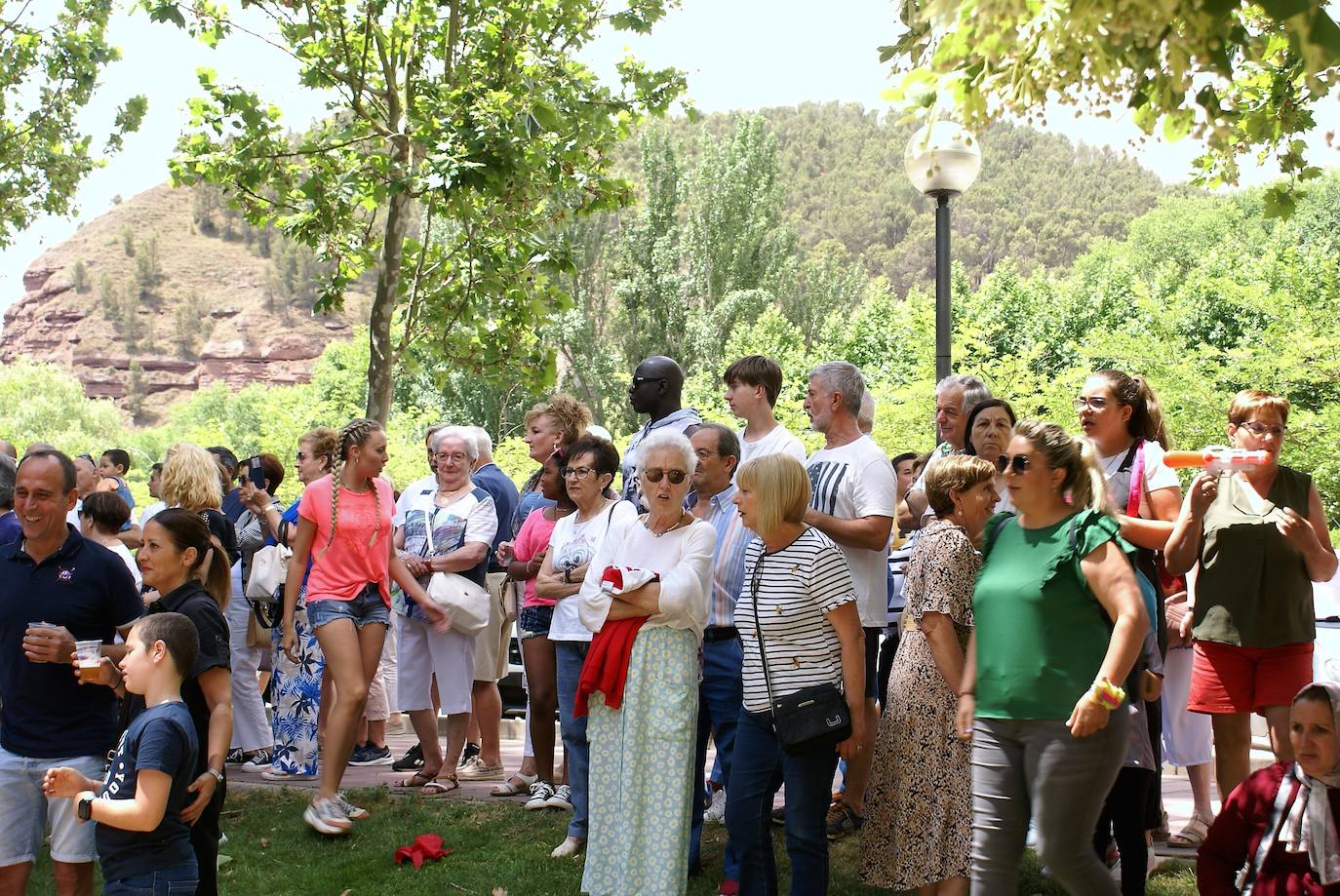 Fotos: Viernes de vueltas y almuerzos en las fiestas de Nájera